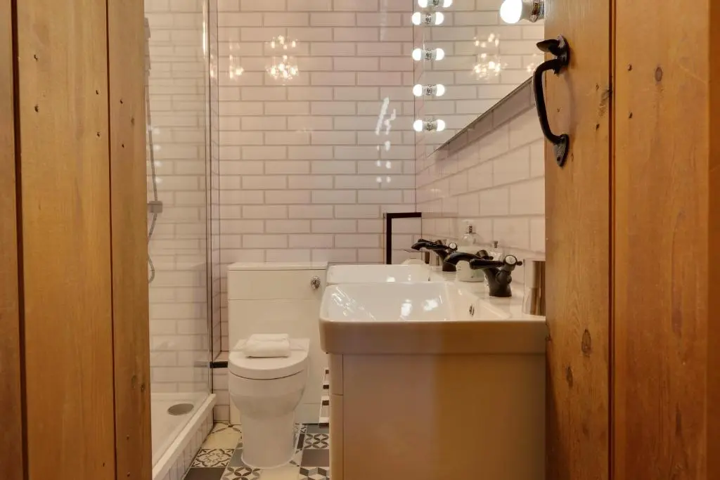 Luxury bathroom installation
